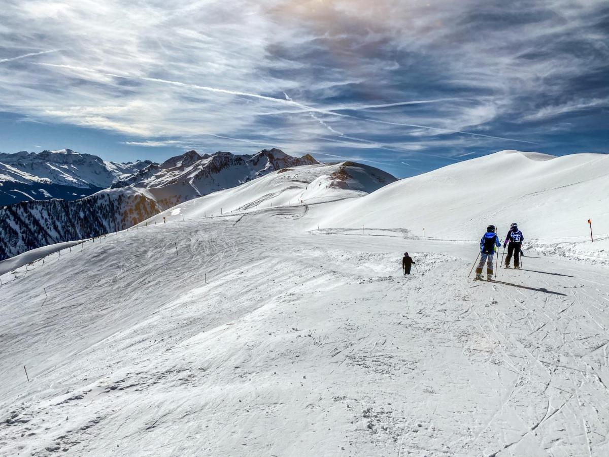 Modern Mountain Apart Directly By Skiing Area راوريس المظهر الخارجي الصورة